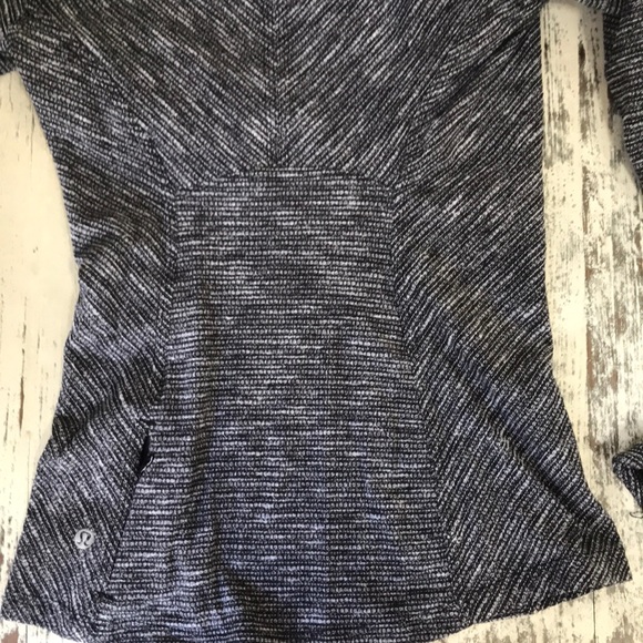 Lululemon run top - Picture 4 of 4